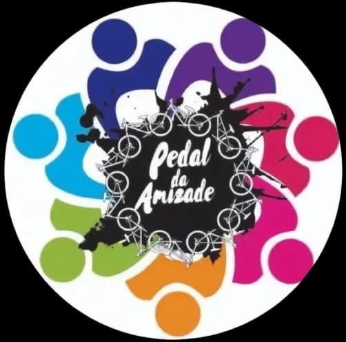 Logo do Pedal da Amizade: bicicletas em um respingo de tinta, cercadas por uma roda de figuras coloridas